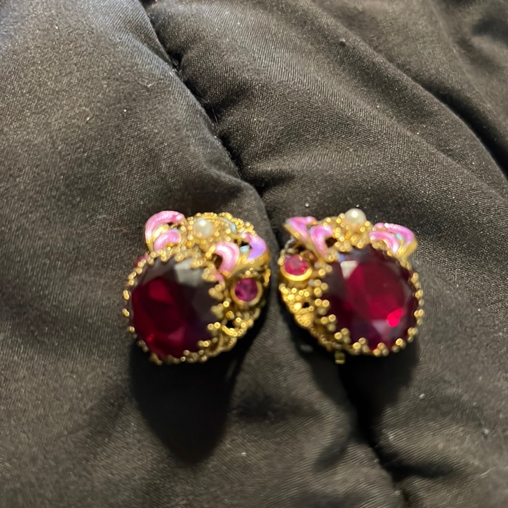 Vintage clip earrings